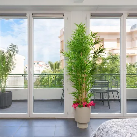 Les Pins Avec Terrasse Apartman *