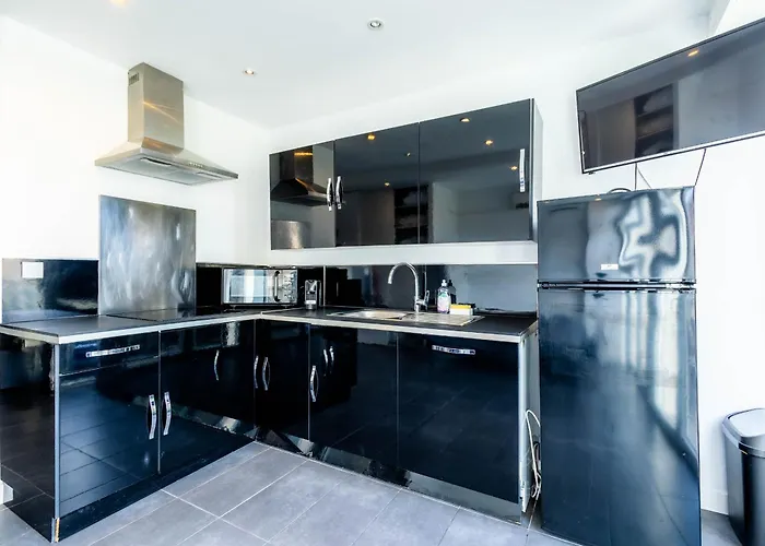 Les Pins Avec Terrasse Apartment Juan-les-Pins