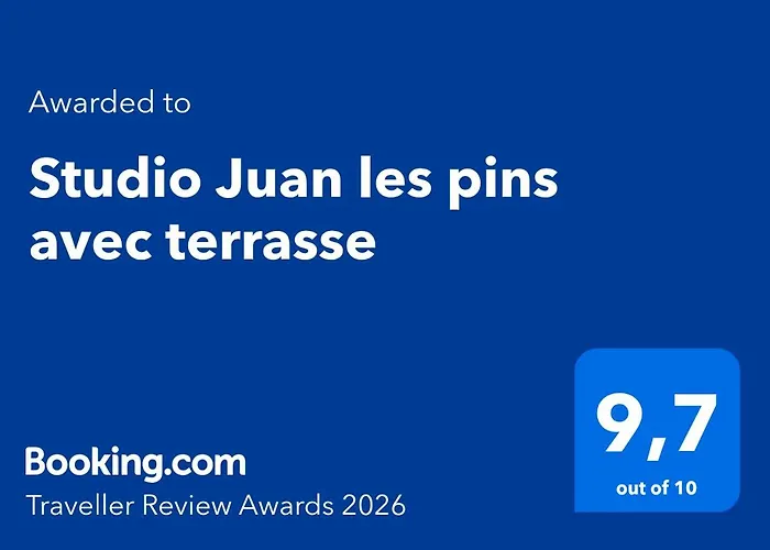 Les Pins Avec Terrasse Apartment *